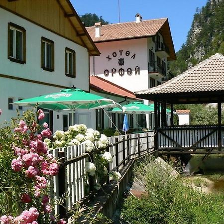 Семеен Хотел Орфей Teshel Exterior foto
