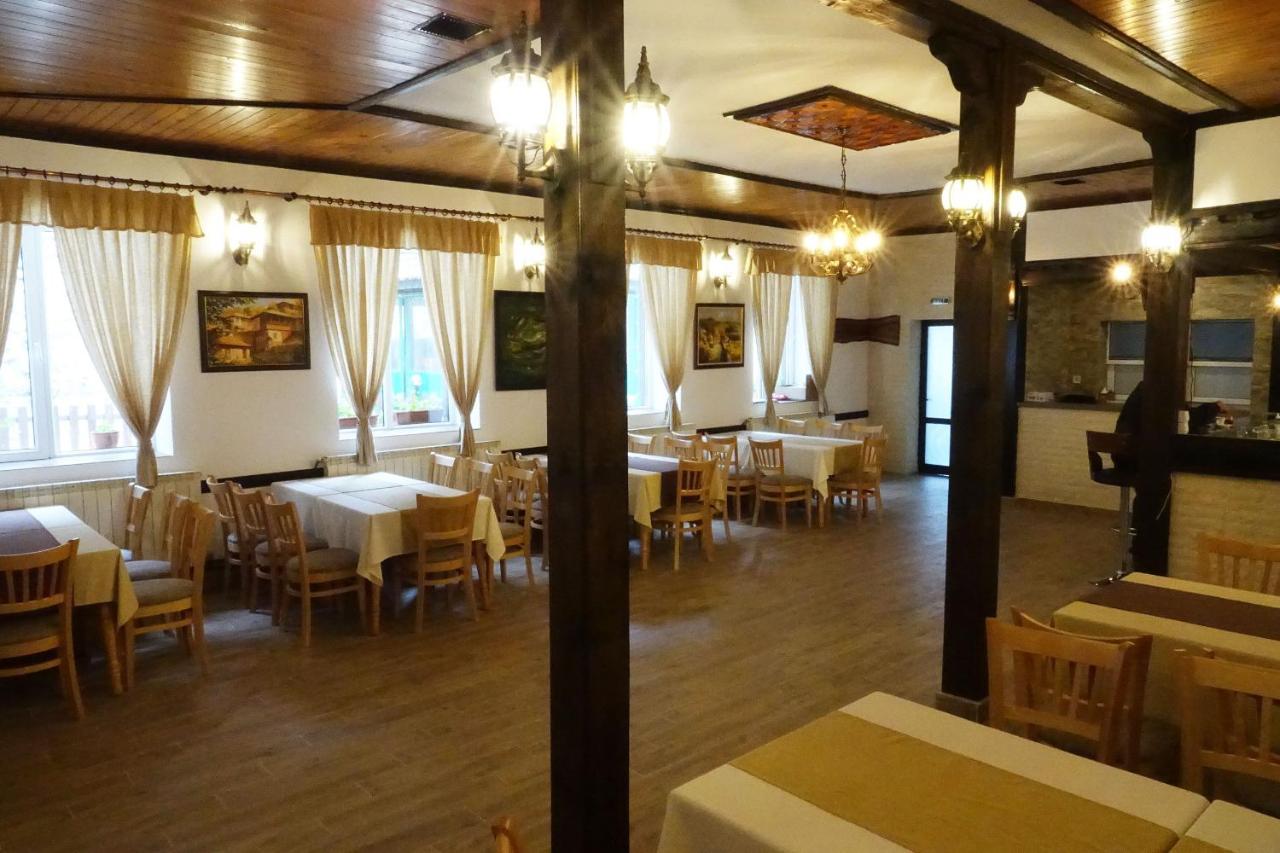 Семеен Хотел Орфей Teshel Exterior foto